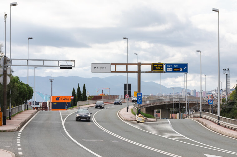 Pećine cesta D404 tunel brajdica promet-8972