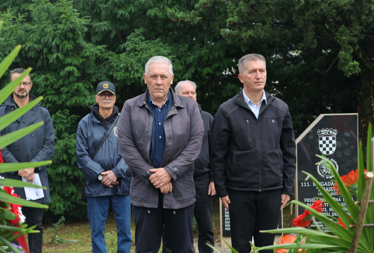 Polaganje-vijenaca-128-brigada-22 Polaganje-vijenaca-128-brigada-22