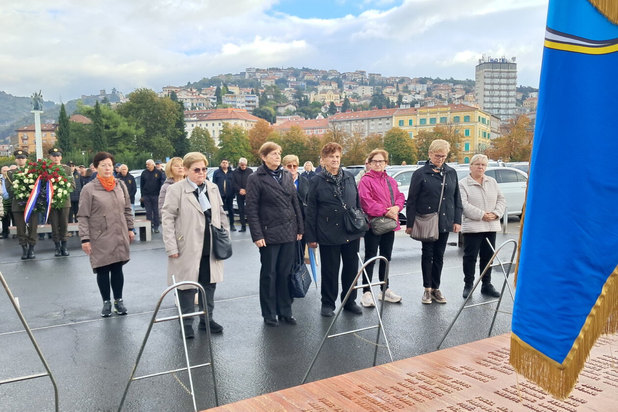 Polaganje-vijenaca-128-brigada-33 Polaganje-vijenaca-128-brigada-33