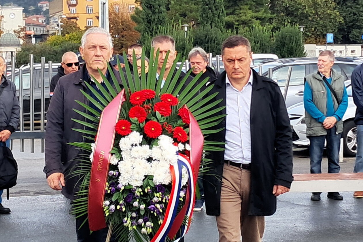 Polaganje-vijenaca-128-brigada-45 Polaganje-vijenaca-128-brigada-45