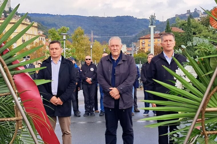 Polaganje-vijenaca-128-brigada-49-1200×800