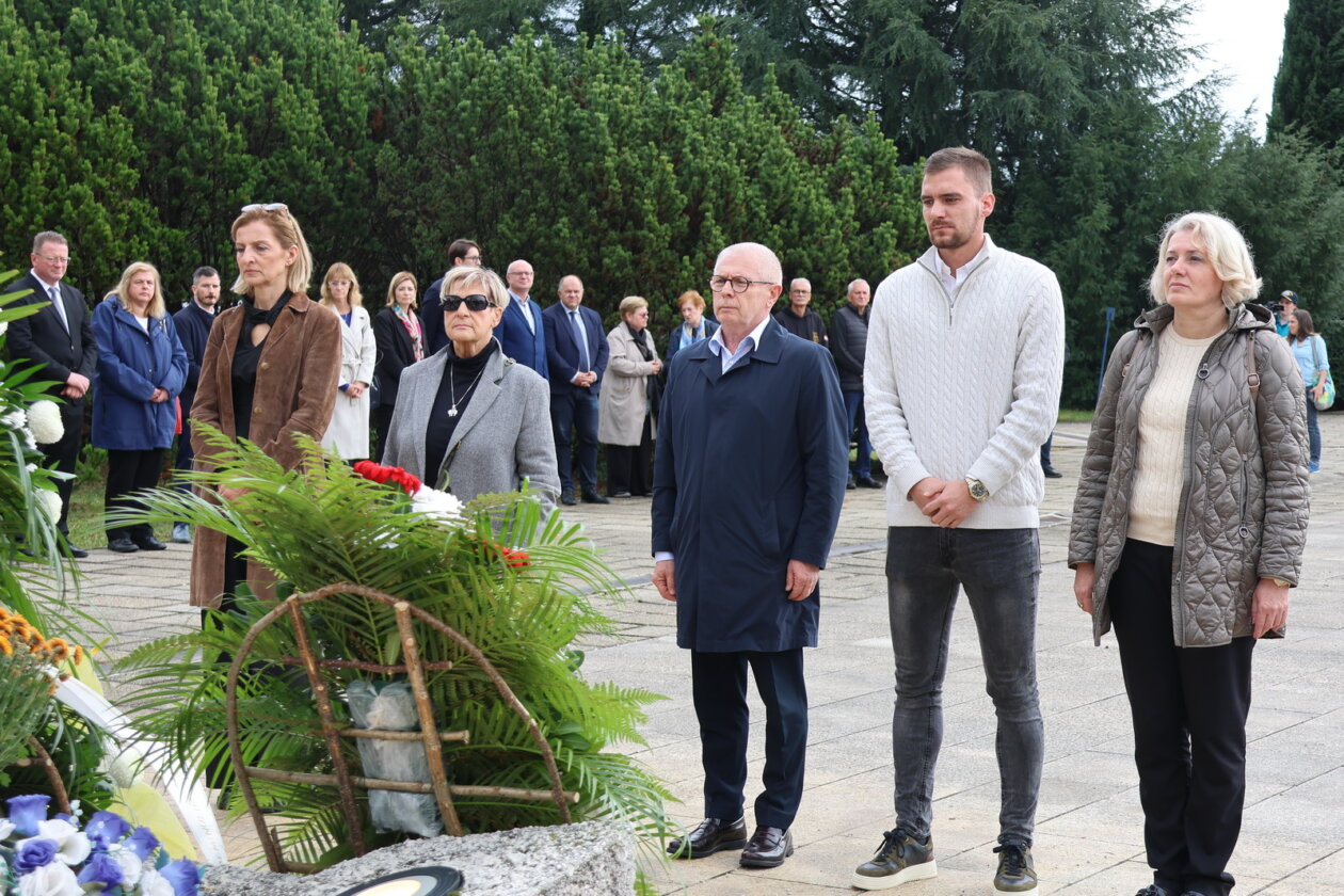 Polaganje-vijenaca-za-blagdan-Svih-svetih-21