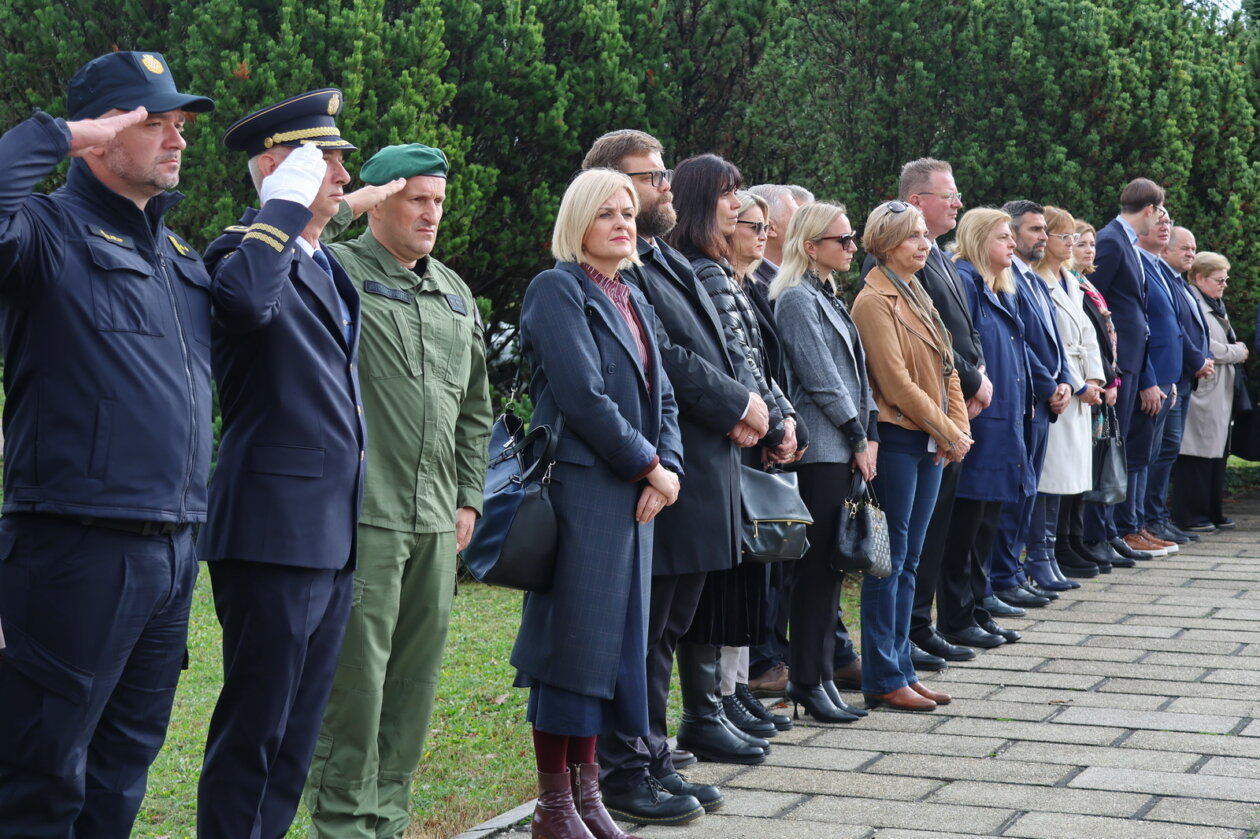 Polaganje-vijenaca-za-blagdan-Svih-svetih-24