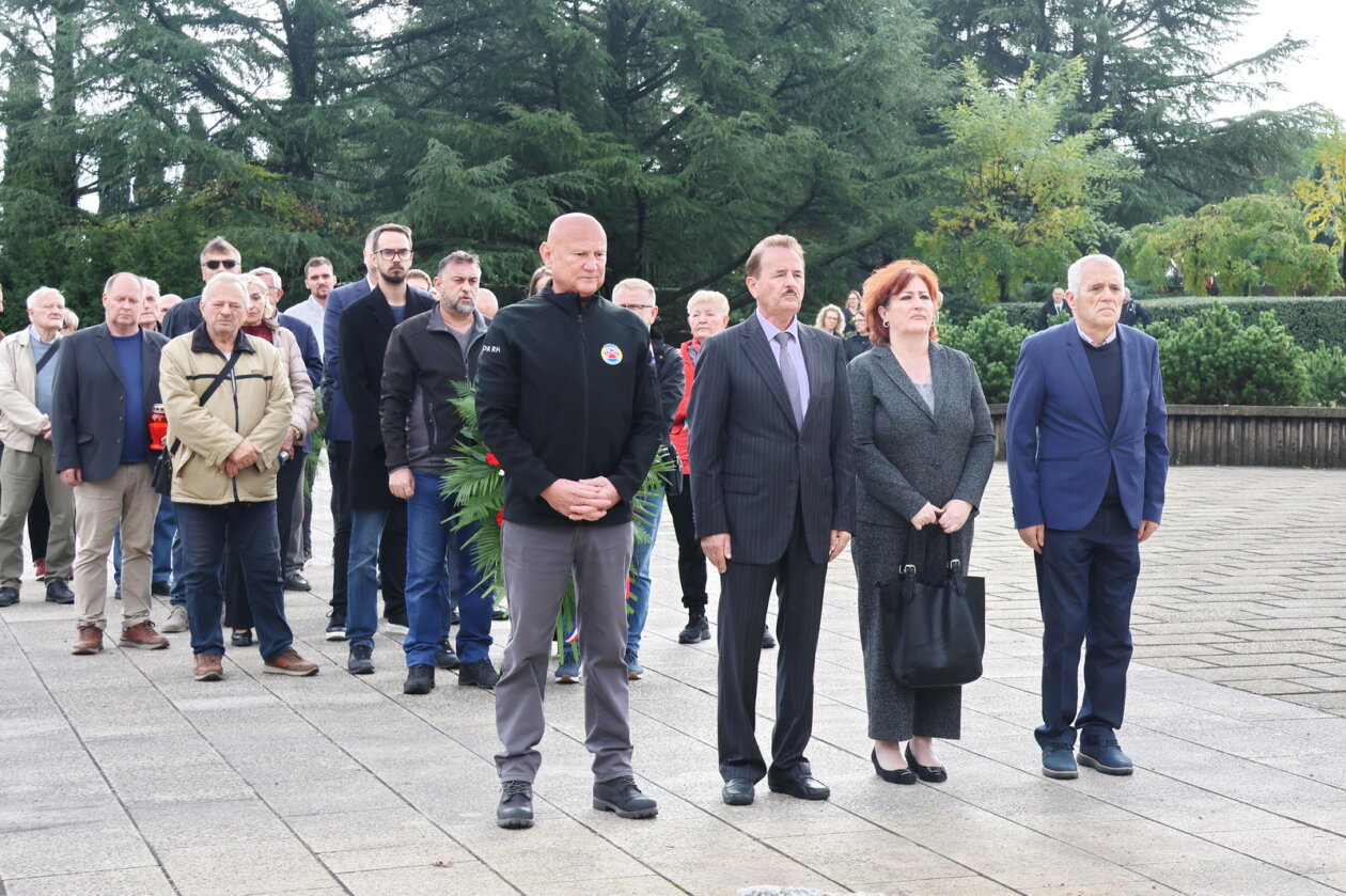 Polaganje-vijenaca-za-blagdan-Svih-svetih-26