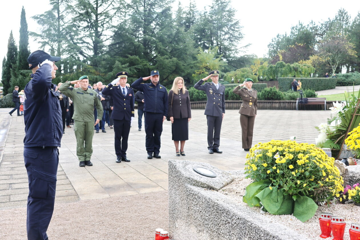 Polaganje-vijenaca-za-blagdan-Svih-svetih-29