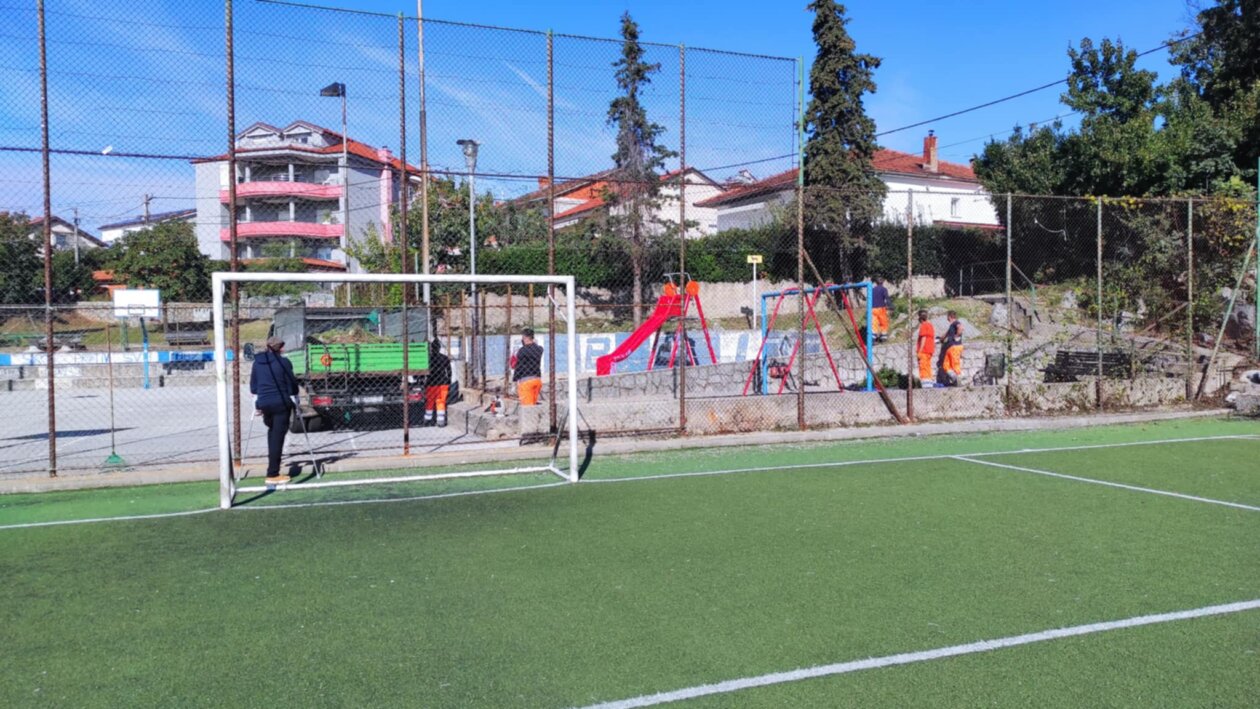 Uredenje-i-ciscenje-djecjeg-parka-i-sportskih-terena