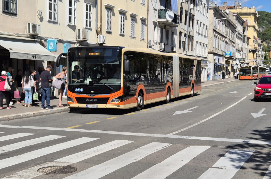 autobus autotrolej fiumara 112 autobus autotrolej fiumara 112