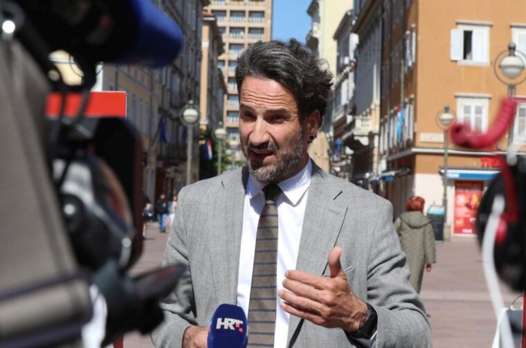 d343c387-571c-4010-a7f5-9140d2e452a5