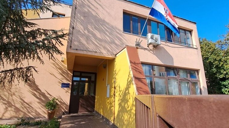 e717334b-c27b-466e-aa47-fbcc17f5e088