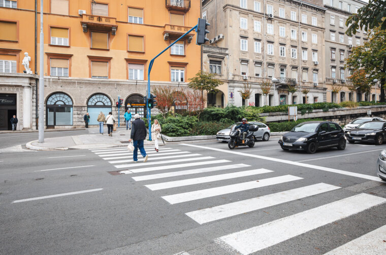 ilustrativna Riječina titov trg kont pješački semafor-6083 ilustrativna Riječina titov trg kont pješački semafor-6083