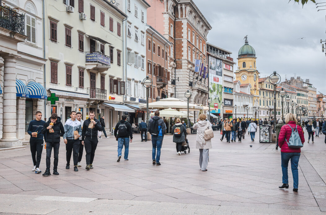 ilustrativna grad korzo jesen-6152