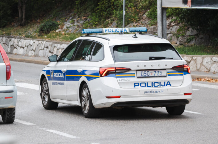 ilustrativna policija-6063