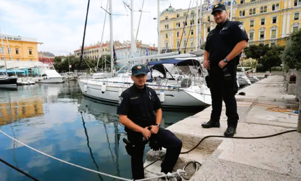 spašavanje policajci pixsell spašavanje policajci pixsell