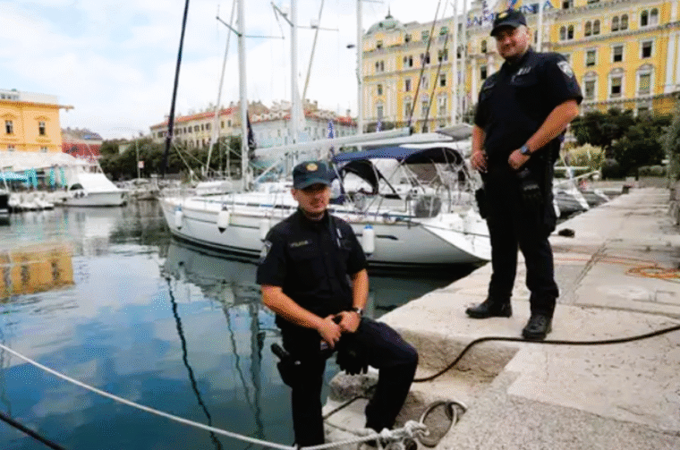 spašavanje policajci pixsell spašavanje policajci pixsell