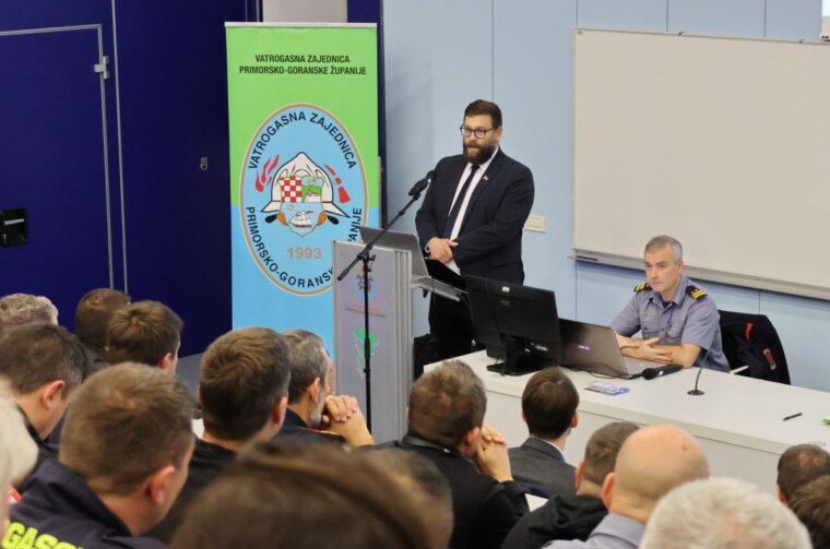 5.-savjetovanje-vatrogasaca-u-Rijeci-14-1200×800 (1)