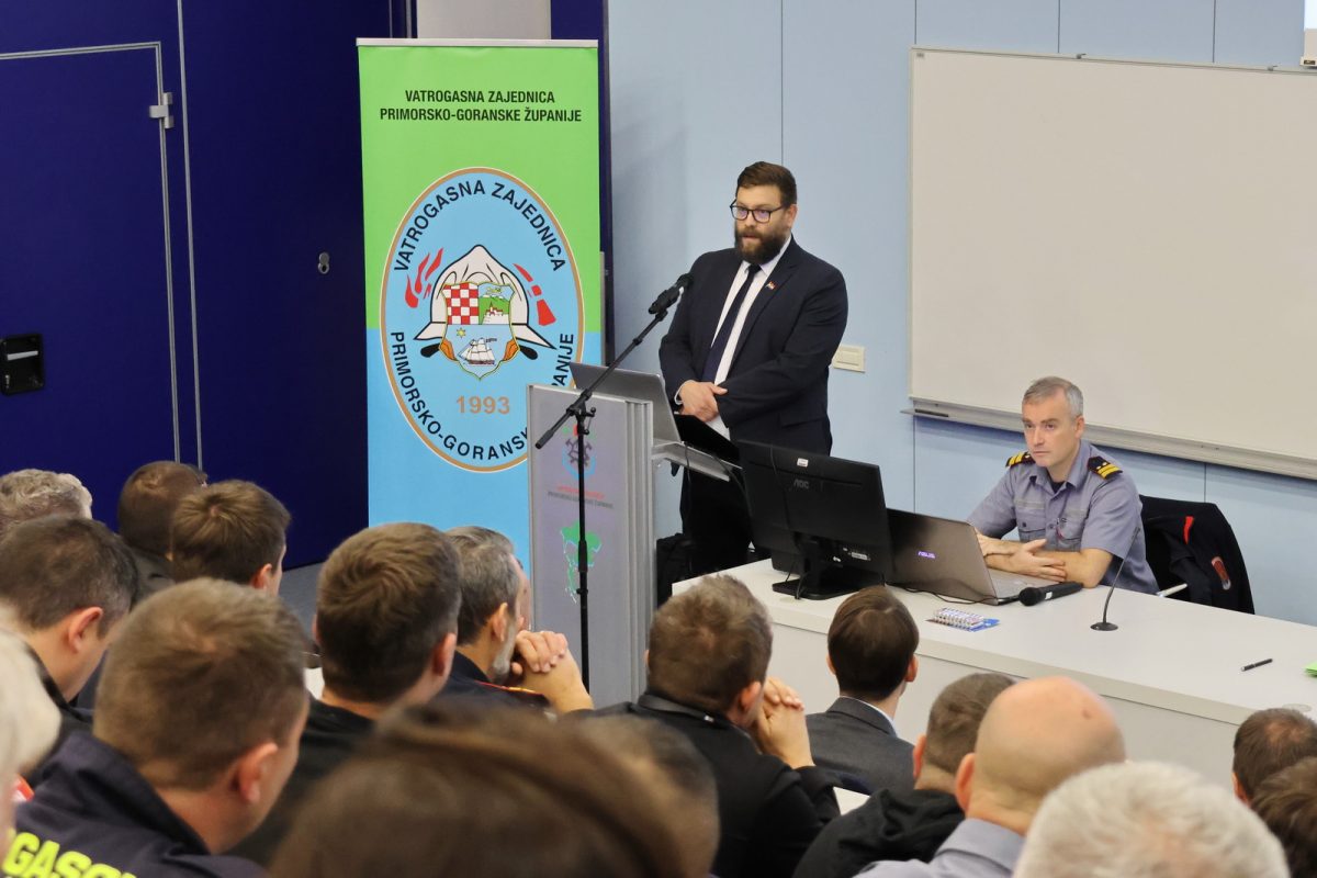 5.-savjetovanje-vatrogasaca-u-Rijeci-14-1200×800 (1)