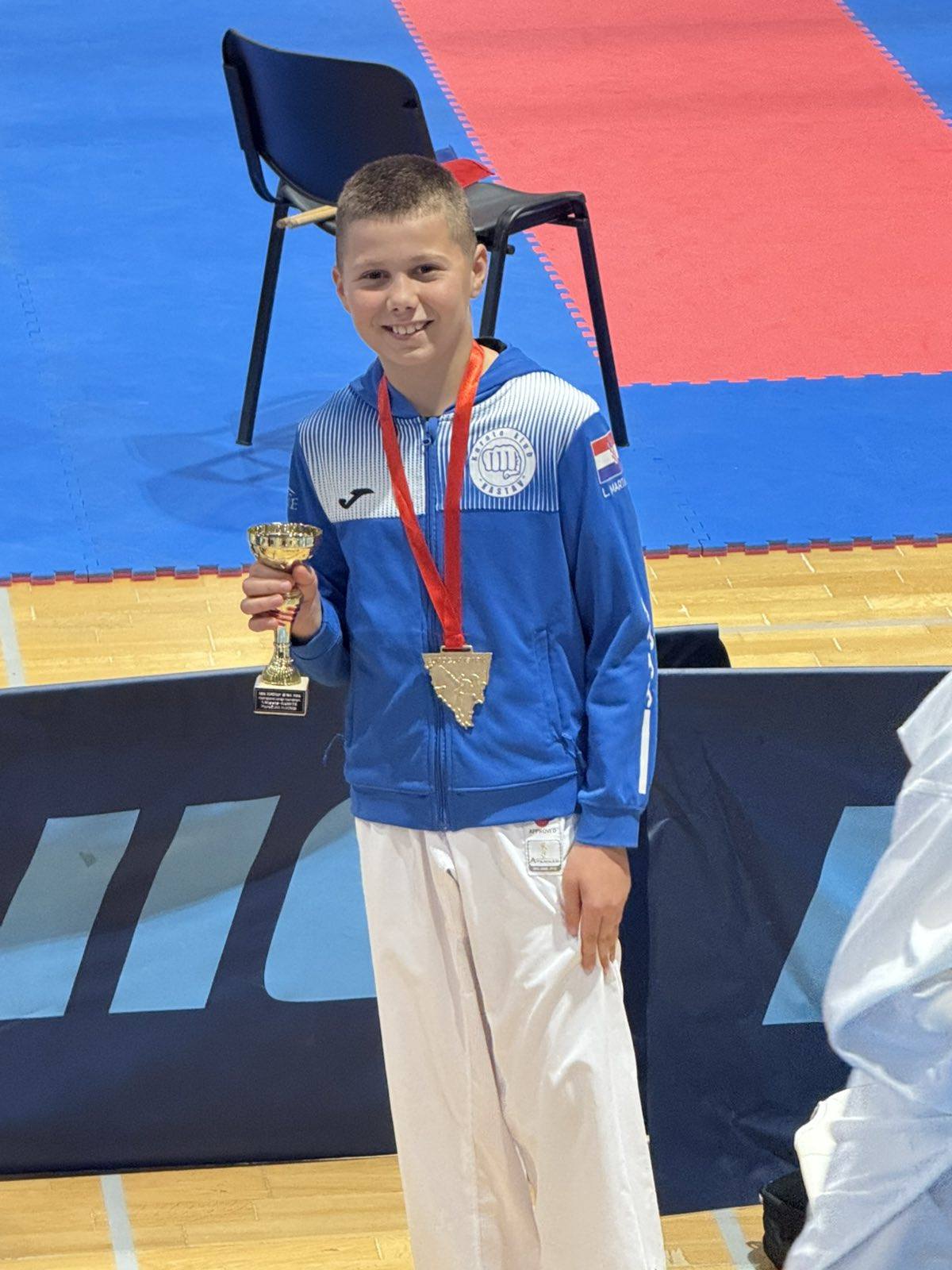 587384128_122242429676191799_493182442171558406_n