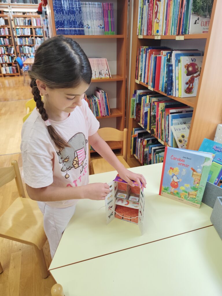 Carobni-ormar-4-768×1024 Carobni-ormar-4-768×1024