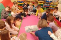 Djevojcica-i-medo-1-800×450 Djevojcica-i-medo-1-800×450