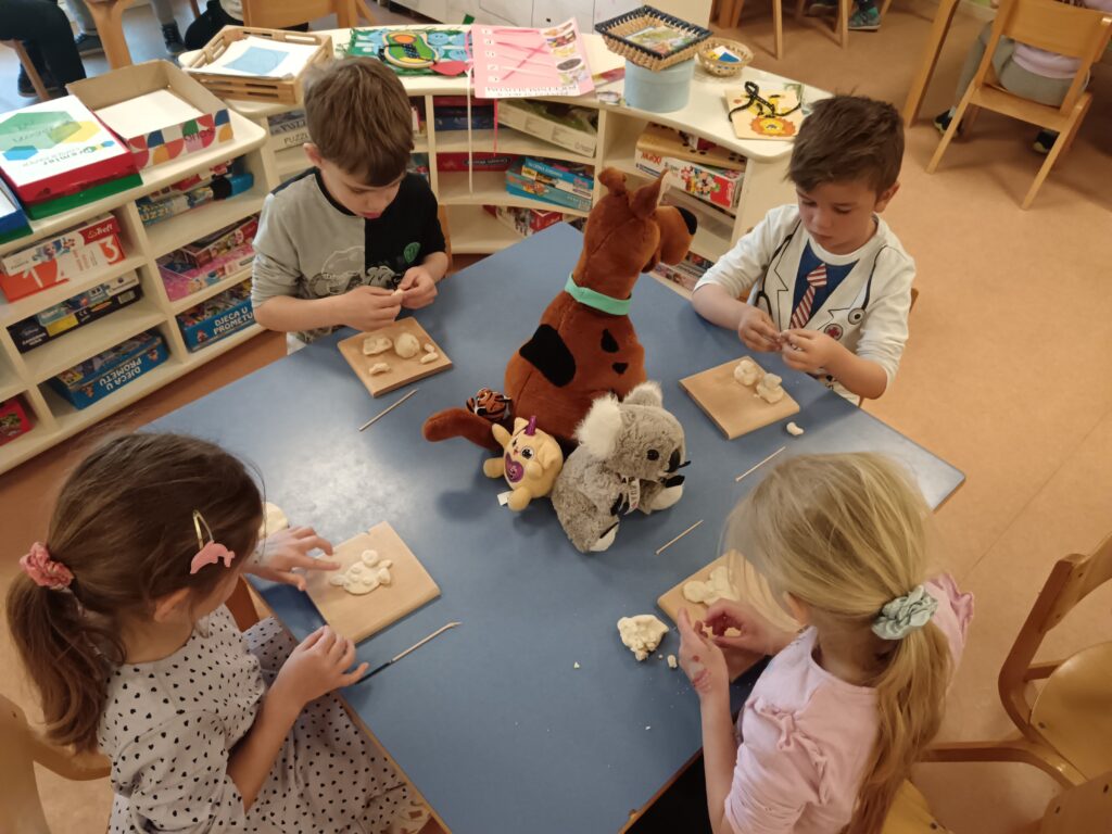 Djevojcica-i-medo-3-1024×768 Djevojcica-i-medo-3-1024×768