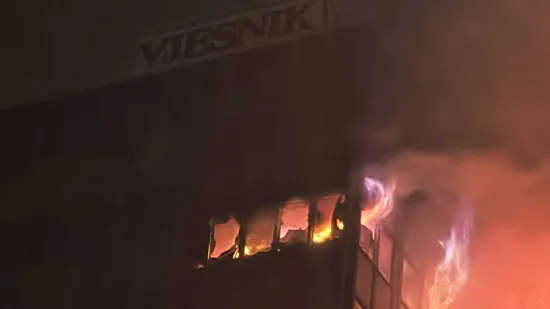 H-4b4a38c5-f24f-4b81-8d4e-1886d622c8eb-550