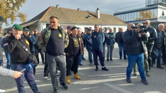 H-995546fb-e596-4c05-a399-1cde5b3551c4-550