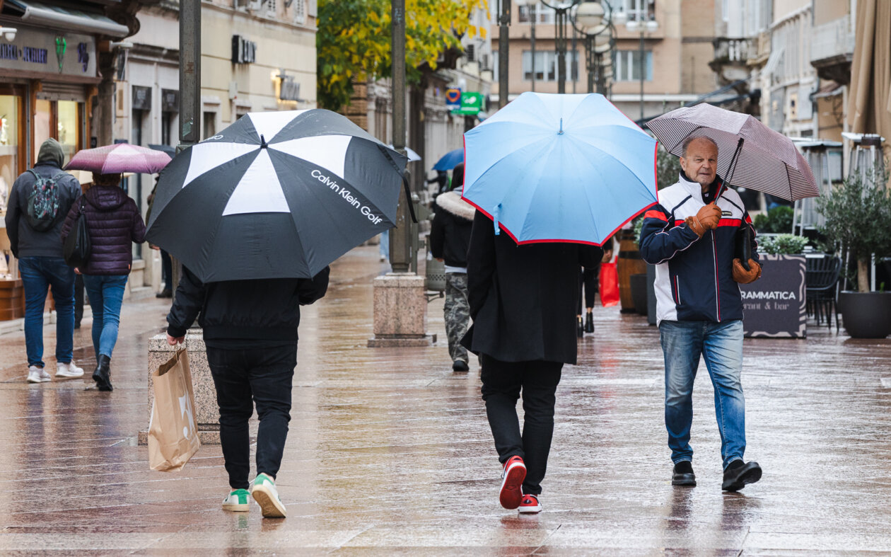 Ilustrativna jesen hladnoća kiša-0322