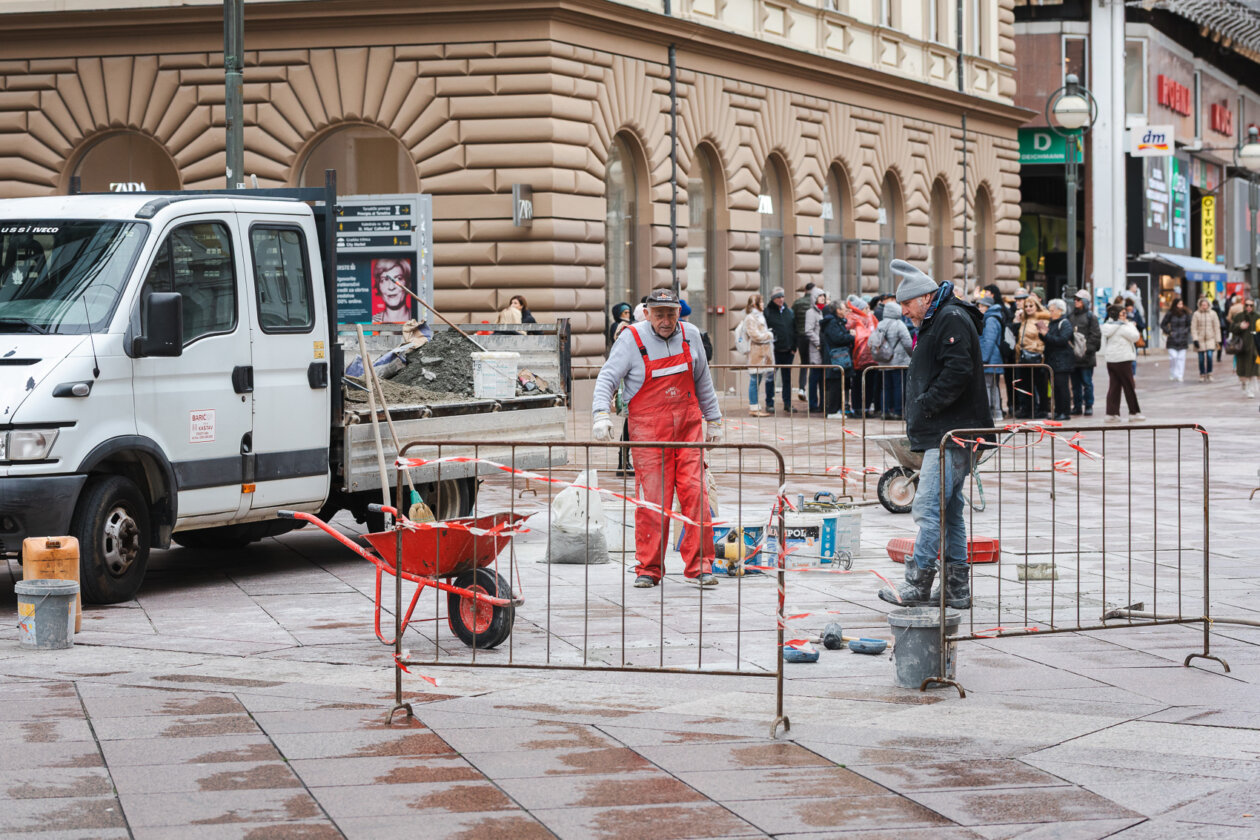 Ilustrativna jesen hladnoća radovi korzo-0208