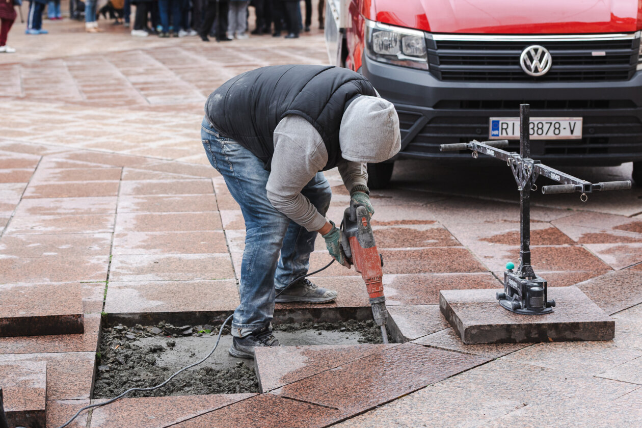 Ilustrativna jesen hladnoća radovi korzo-0212