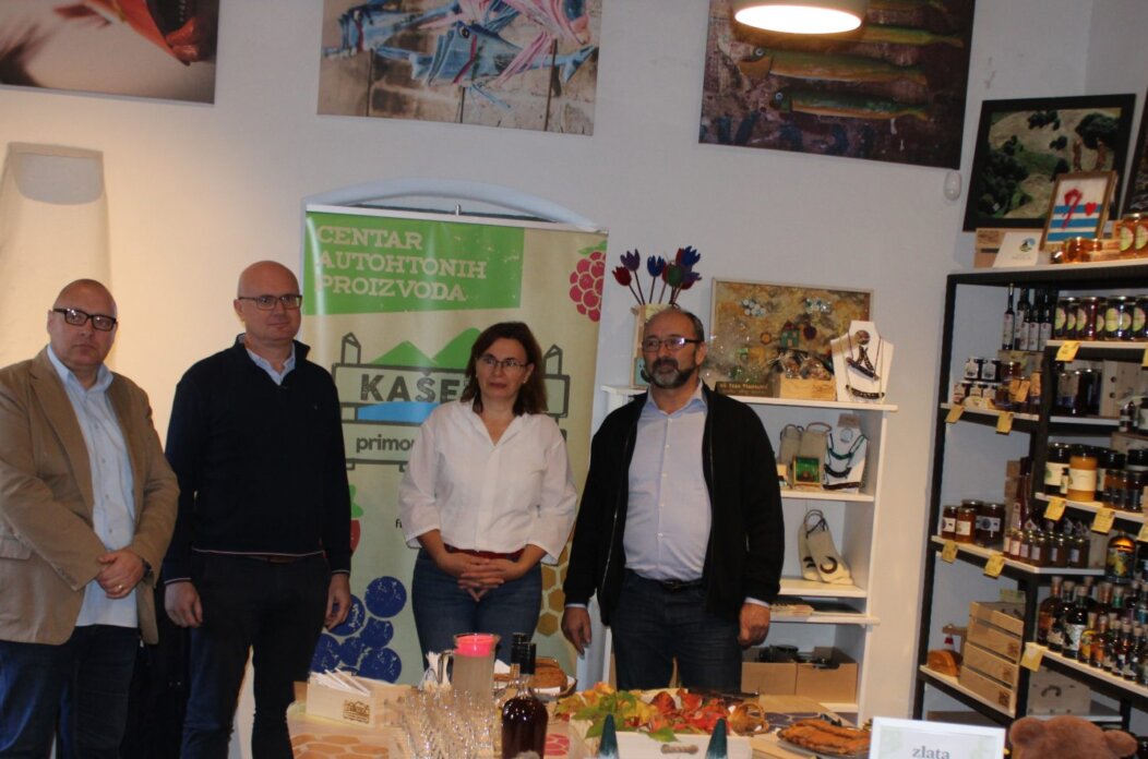 Kacetica-OPG-Pcelarstvo-Buric-2048×951