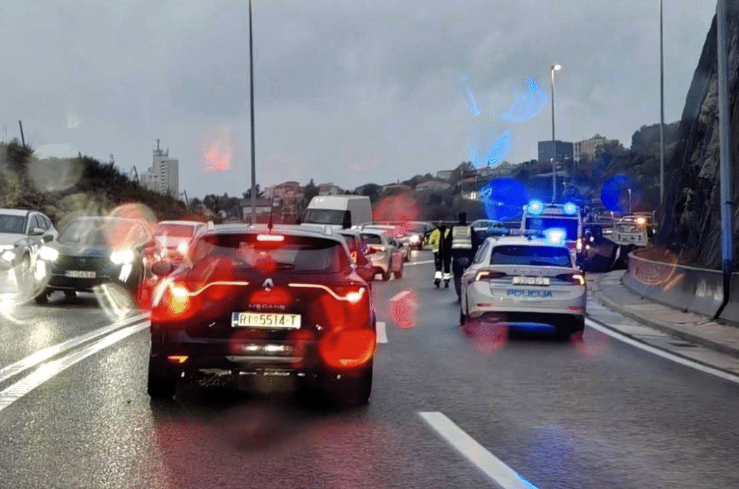 NESREĆA ZAOBILAZNICA KIŠA FEJS