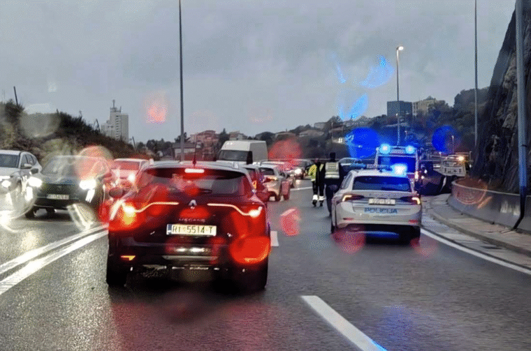 NESREĆA ZAOBILAZNICA KIŠA FEJS