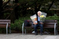 Rijeka: Građani obilaze grobove najmilijih na gradskom groblju Drenova na dan Svih svetih