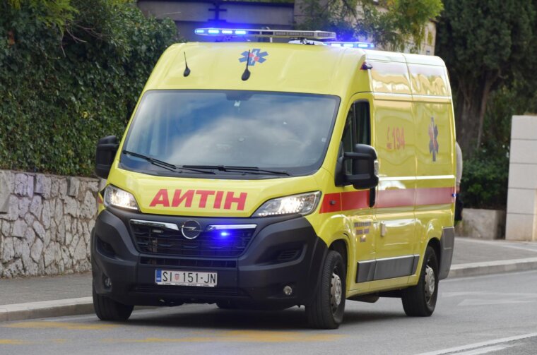 ibenik: Vozilo Hitne medicinske pomo?i na intervenciji