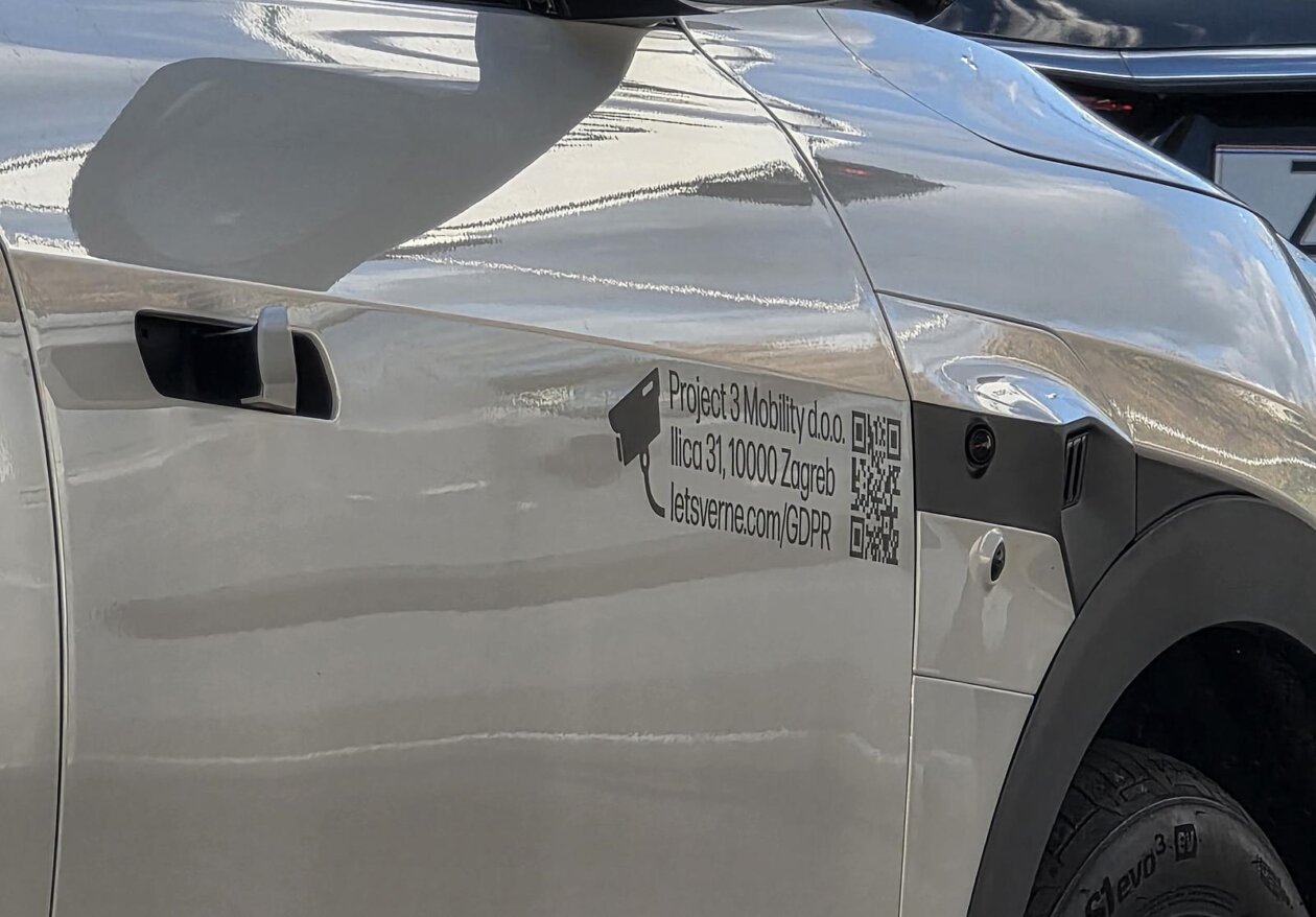 Zagreb: Testno vozilo tvrtke PROJECT 3 MOBILITY ovih dana vozi ulicama Novog Zagreba u autonomnom režimu voznje Zagreb: Testno vozilo tvrtke PROJECT 3 MOBILITY ovih dana vozi ulicama Novog Zagreba u autonomnom režimu voznje