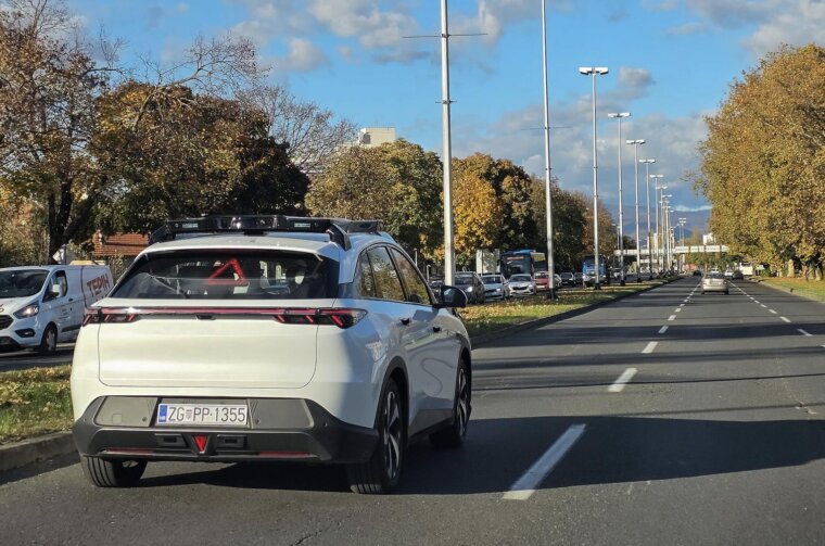 Zagreb: Testno vozilo tvrtke PROJECT 3 MOBILITY ovih dana vozi ulicama Novog Zagreba u autonomnom režimu voznje