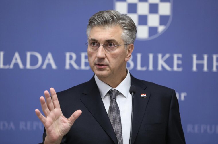 Zagreb: Premijer Andrej Plenković održao izvanrednu konferenciju za medije Zagreb: Premijer Andrej Plenković održao izvanrednu konferenciju za medije