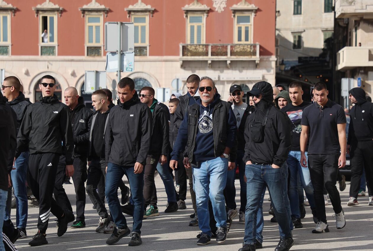 Split: Torcida na Rivi održala prosvjed