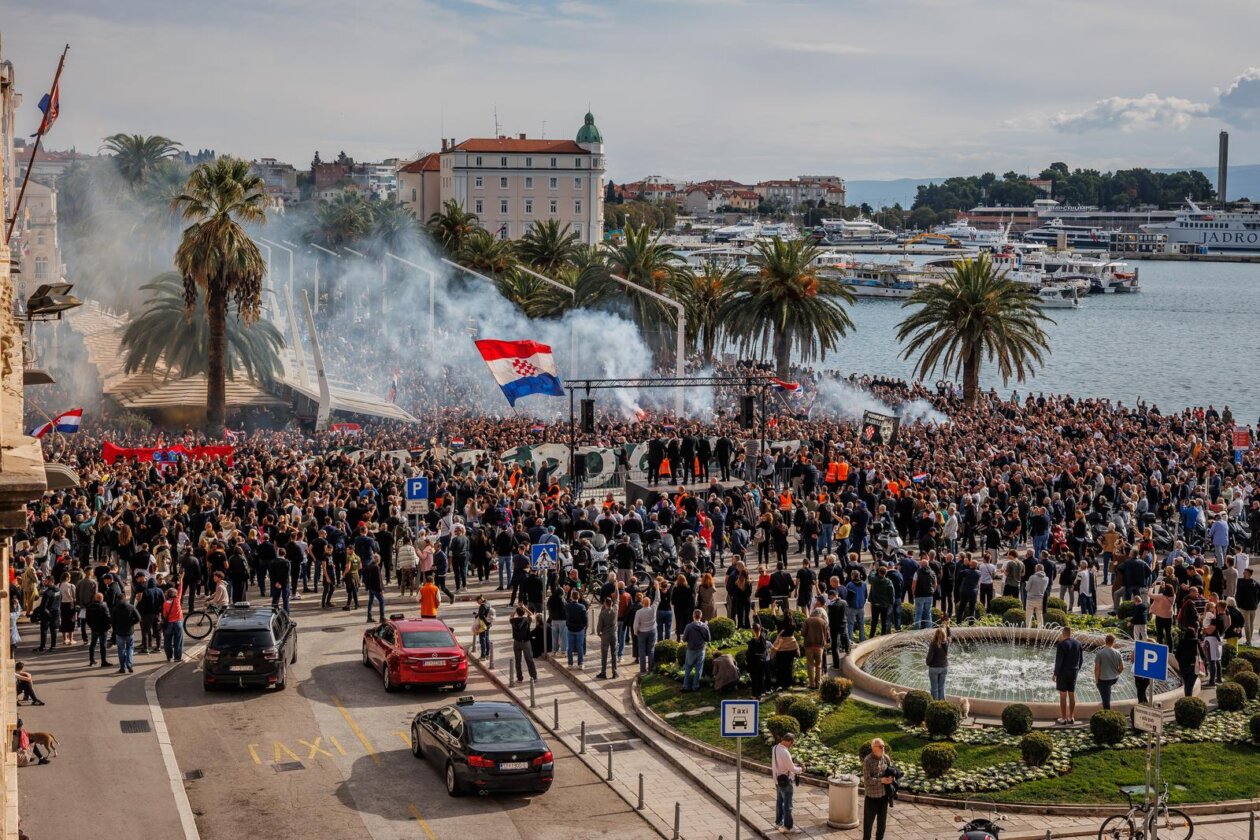 Split: Torcida na Rivi održala prosvjed