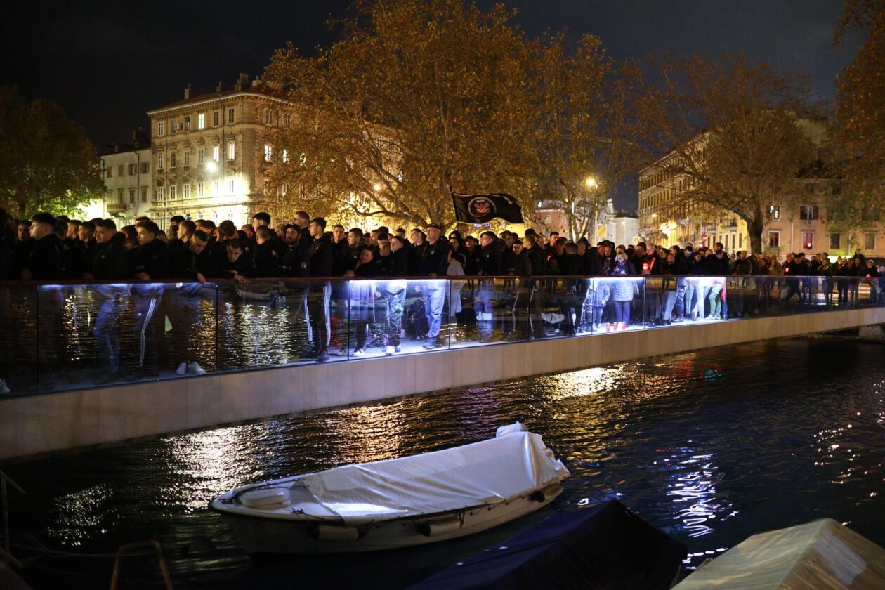 Armada RIjeka organizirala mimohod u čast žrtve Vukovara