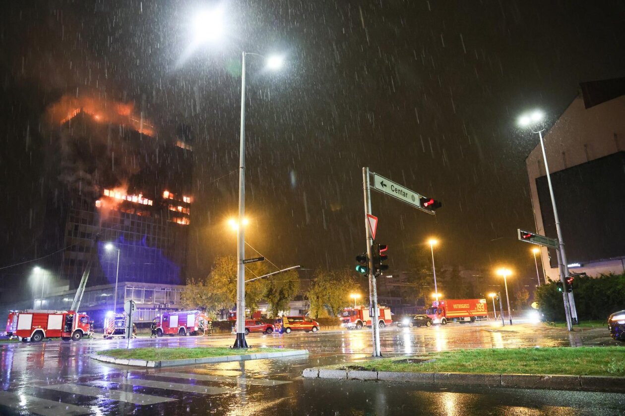 Zagreb: Požar guta  Vjesnikov neboder