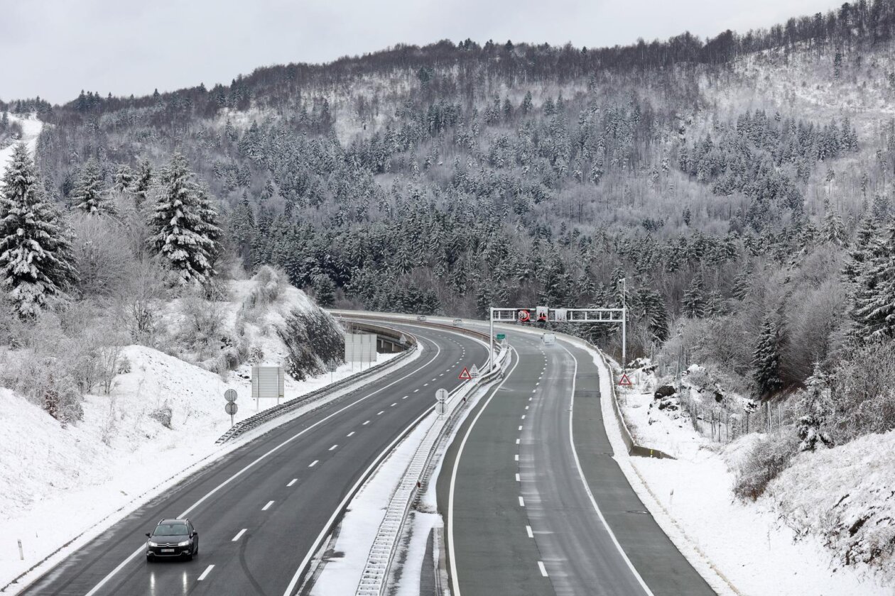 Snijeg je zabijelo Gorski Kotar