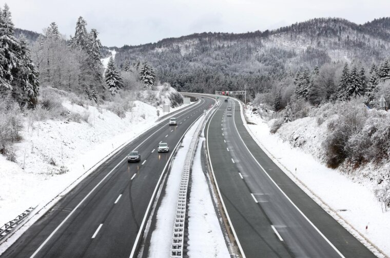 Snijeg je zabijelo Gorski Kotar
