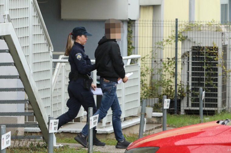 Zagreb: Privođenje osumnjičenog za požar u Vjesniku