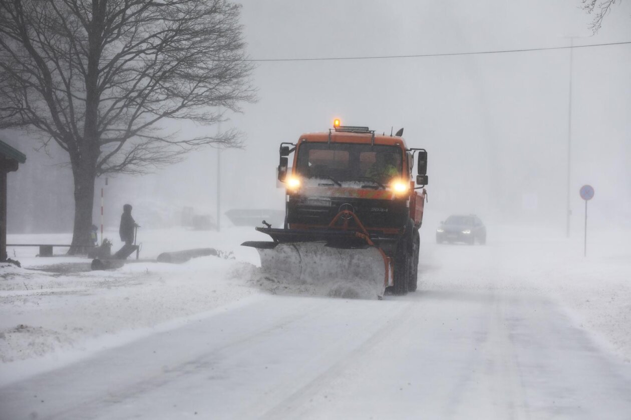 Platak: Zbog lošeg vremena malobrojni izletnici uživaju u snijegu