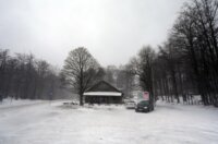 Platak: Zbog lošeg vremena malobrojni izletnici uživaju u snijegu