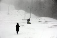 Platak: Zbog lošeg vremena malobrojni izletnici uživaju u snijegu