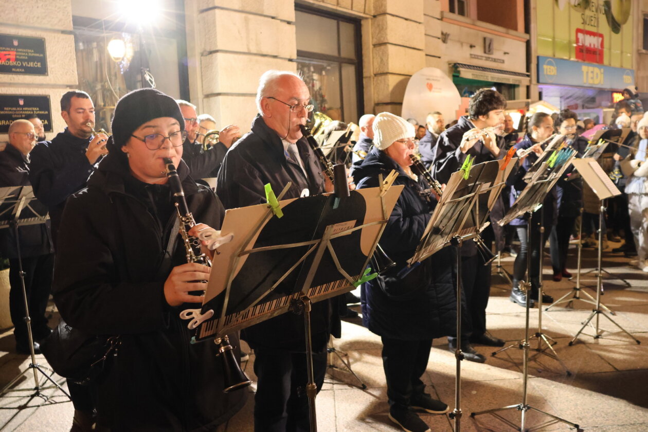 Paljenje-blagdanske-rasvjete-2