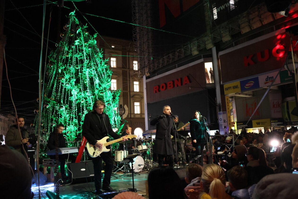 Paljenje-blagdanske-rasvjete-3