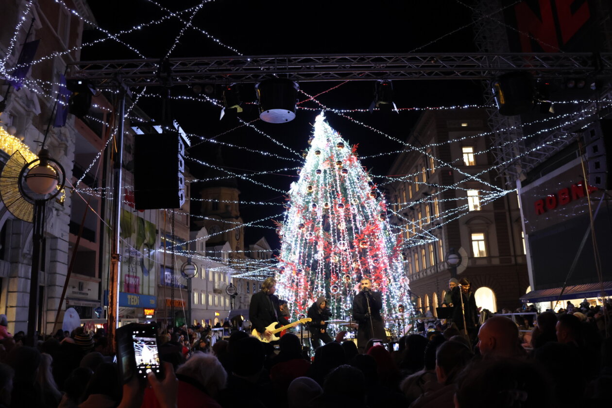 Paljenje-blagdanske-rasvjete-4